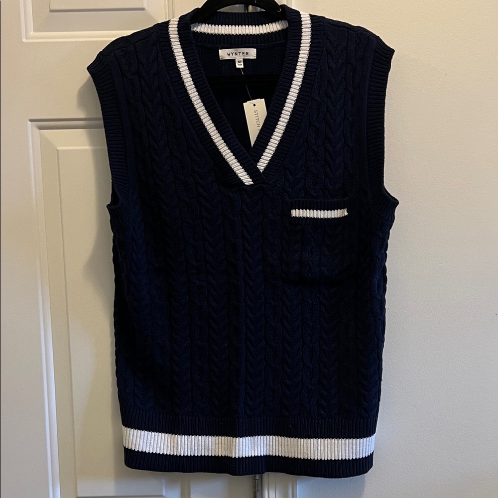 WYNTER navy V Neck Sleeveless Classic cable Vest. Size M woman’s